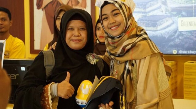 Ikutan Bisnis Kue Oleh-Oleh, Hari Ini Oki Setiana Dewi Dan Ria Ricis Resmikan Surabaya Patata (2)