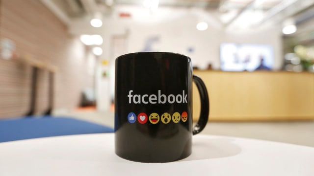 Ilustrasi Facebook (Foto: Reuters/Shailesh Andrade)