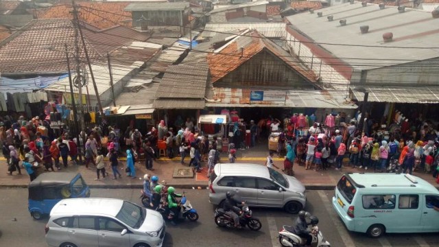 Suasana kawasan Stasiun Tanah Abang (Foto: Nadia Riso/kumparan)