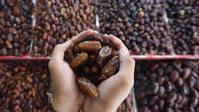 Kurma jelang Ramadhan (Foto: Akbar Nugroho Gumay/Antara)