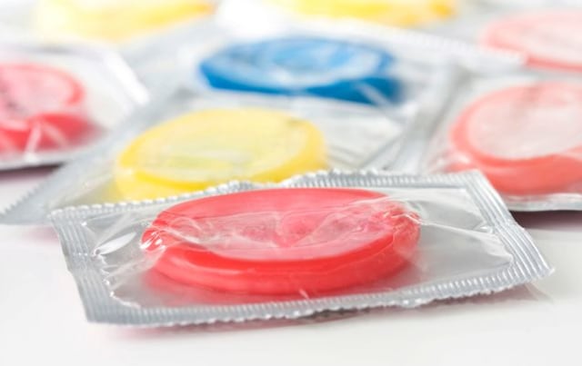 Kondom adalah alat kontrasepsi (Foto: Thinkstock)
