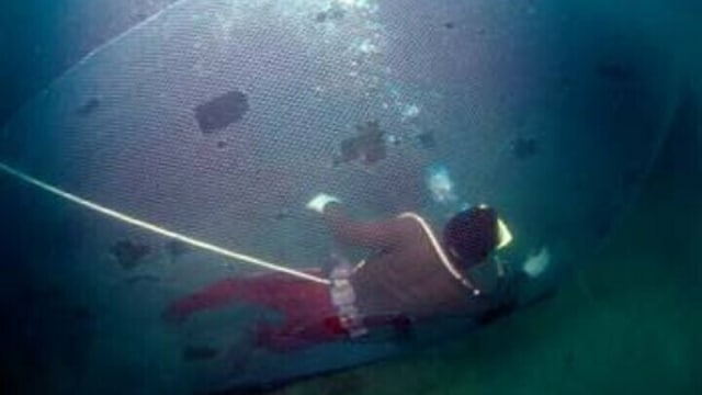 Nelayan Selayar menyelam dengan kompresor. (Foto: Dok. Dinas Kabupaten Selayar)