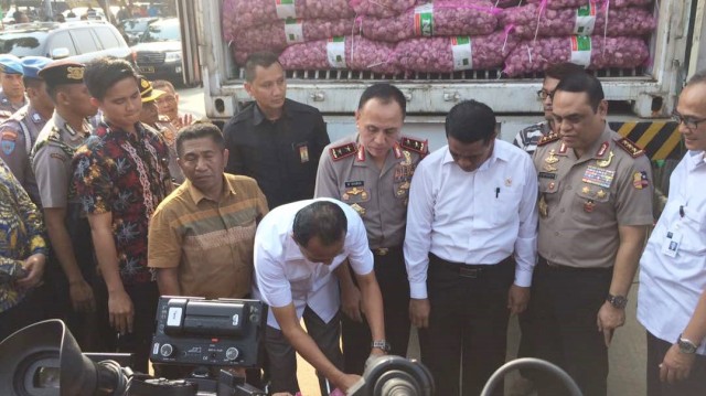 Konferensi penyelundupan 182 ton bawang putih  (Foto: Kelik Wahyu/kumparan)