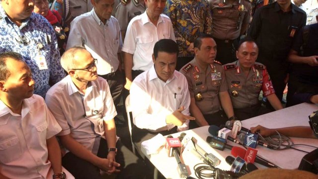 Amran Sulaiman beserta Wakapolri dan Polri  (Foto: Kelik Wahyu/kumparan)