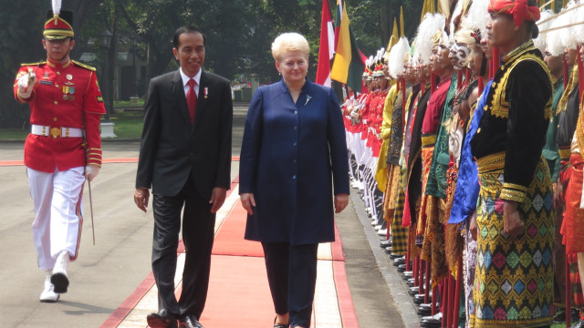 Presiden Jokowi sambut Presiden Lithuania  (Foto: Yudhistira Amran/kumparan)