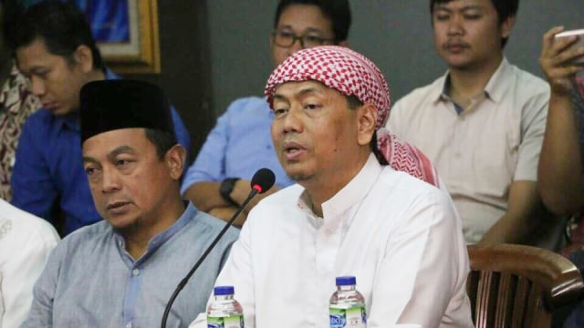 Pengacara Habib Rizieq, Kapita Ampera (Foto: Facebook M Kapita Ampera)