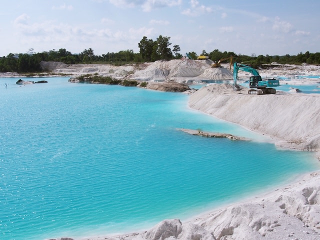 Bekas Galian Tambang, Danau Kaolin Kini Instagramable (1)