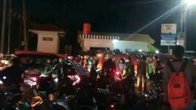Bentrok Driver Gojek. (Foto: Twitter/@DramaGojek)