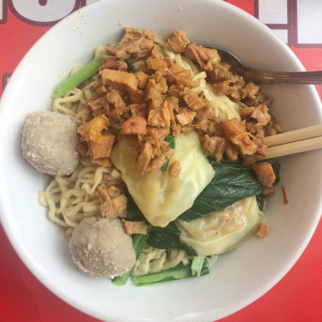 "Nyarap" Mie Ayam Bakso Masjid Cut Meutiakuliner