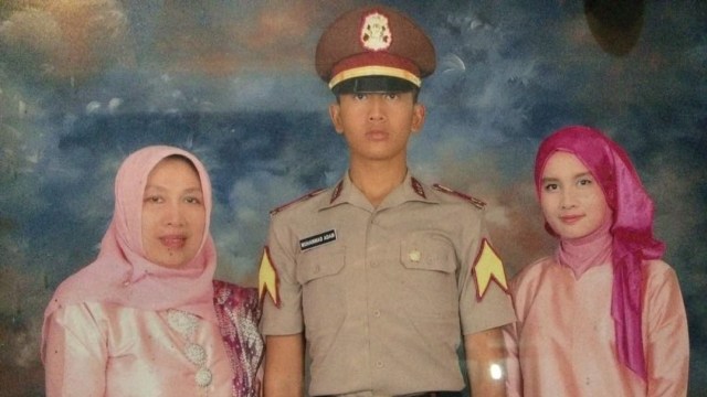 Foto keluarga Adam. (Foto: Iqra Ardini/kumparan)