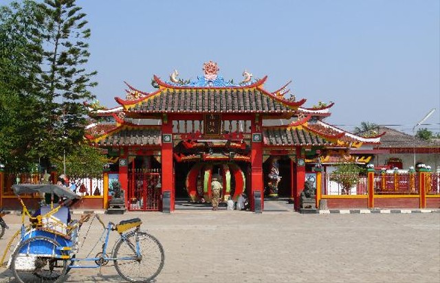 Menulusuri Wisata Religi Kota Karawang (3)