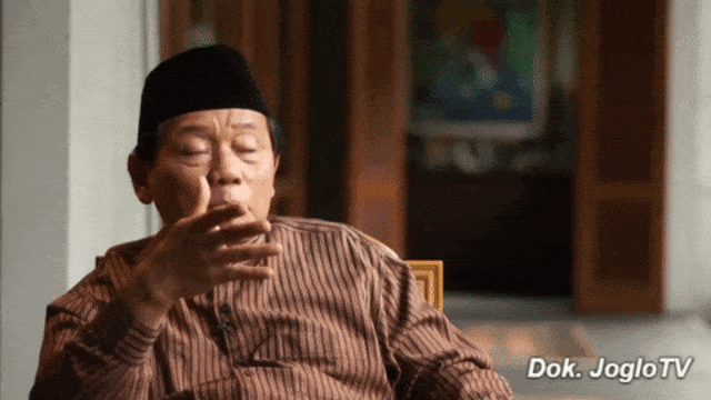 Harmoko, tertumbuk di tengah pusaran kepentingan. (Foto: Dok. JogloTV)