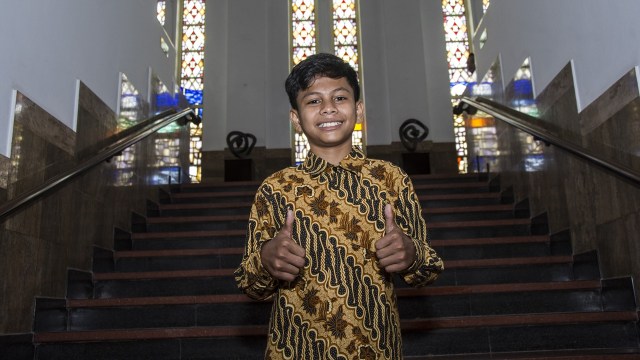 Naufal, penemu listrik tenaga kedondong (Foto: Aprilio Akbar/Antara)