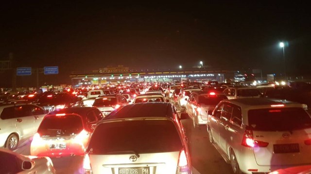 Macet GT Cikarang ini KM 30 (Foto: Istimewa)