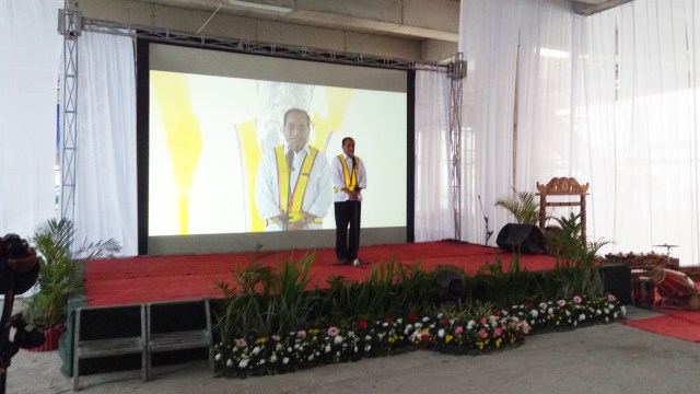 Budi Karya saat Topping off BIJB. (Foto: Aditia Rijki Nugraha/kumparan)