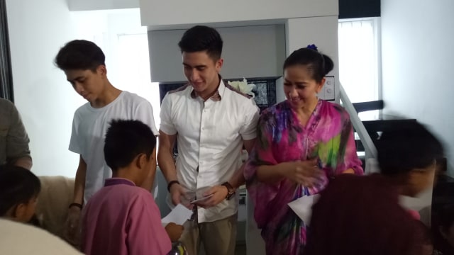 Usai syukuran di rumah Verrel (Foto: Prabarini Kartika/kumparan)
