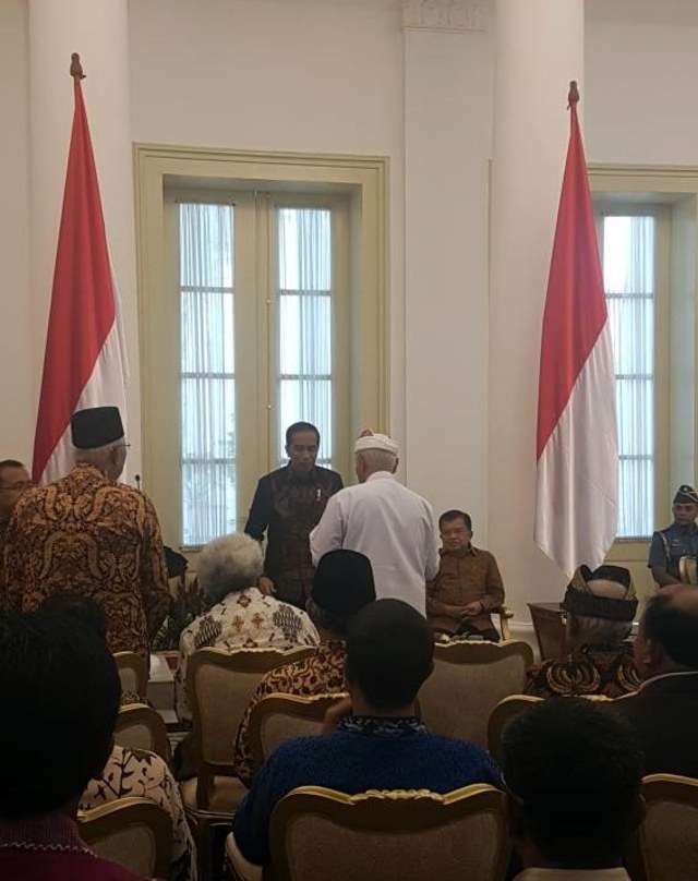 Jokowi-JK di pertemuan dengan tokoh lintas agama (Foto: Yudhistira Amran Saleh/kumparan)