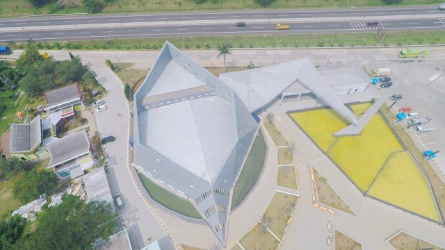 Masjid Al-Safar di rest area km 88 (Foto: Cornelius Bintang/kumparan)