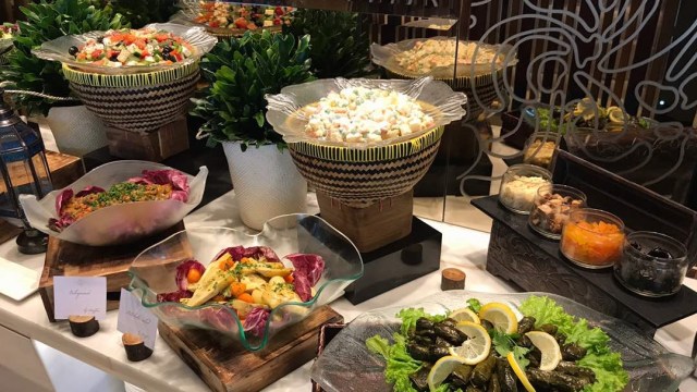 Hidangan buka puasa di Hotel Raffles (Foto:  Stephanie Elia/kumparan)