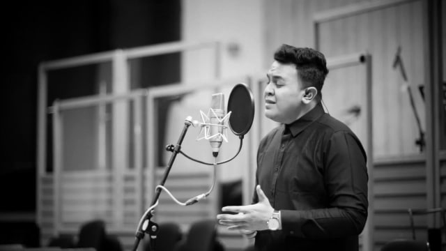 Hari Patah Hati Nasional: Pamit - Tulus
