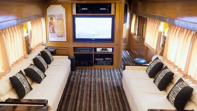 Kereta Wisata Bali Foto: http://indorailtour.com