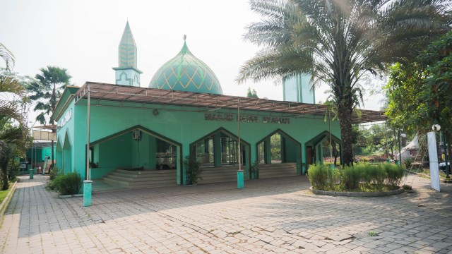 Masjid Darul Syariah KM 72 Cipularang (Foto: Cornelius Bintang/kumparan)