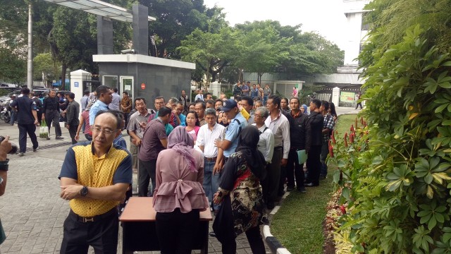 Ratusan nasabah Pandawa Group di PN Jakpus (Foto: Marcia Audita/kumparan)