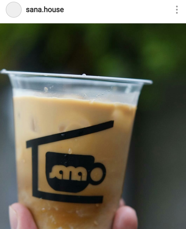 Doyan Es Kopi Susu? Sudah Coba Salah Satunya? (1)