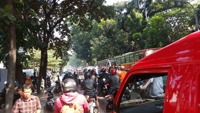 Macet di Jalan Raya Ragunan Pasar Minggu