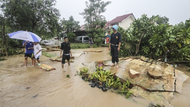 Banjir di Batam (Foto: M N Kanwa/Antara)
