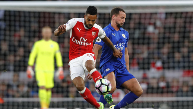 Theo Walcott dalam laga melawan Leicester. (Foto: Stefan Wermuth/Reuters)