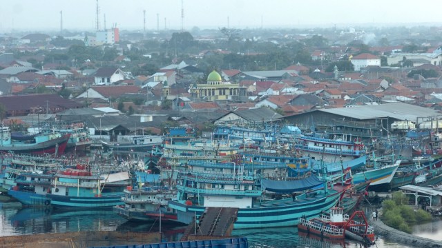 Kapal Cantrang Tidak Melaut. Foto: Antara/Oky Lukmansyah