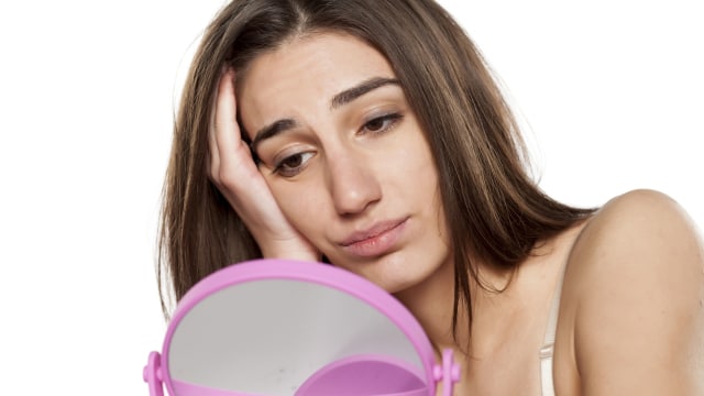 Wanita takut pergi ke dokter kulit (Foto: Thinkstock)
