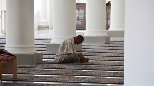 Ilustrasi melaksakan ibadah salat. Foto: Pixabay