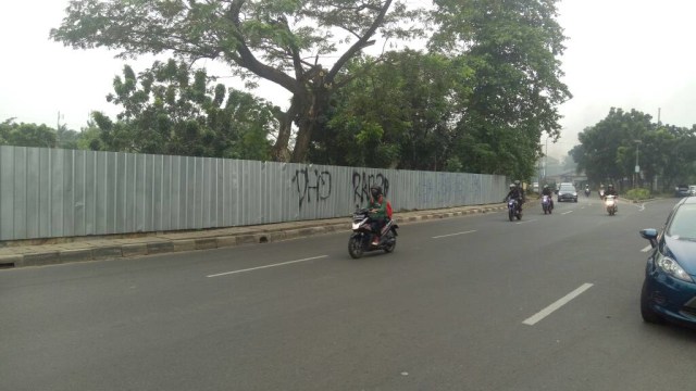 Jalan Raya Lenteng Agung (Foto: Aria Pradana/kumparan)