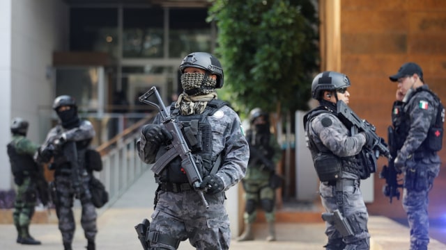 Polisi Meksiko sedang berjaga (Foto: REUTERS/Henry Romero)