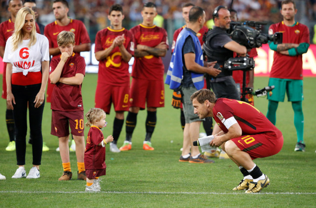 Totti bersama keluarga yang selalu mendukungnya. (Foto: Stefano Rellandini/Reuters )