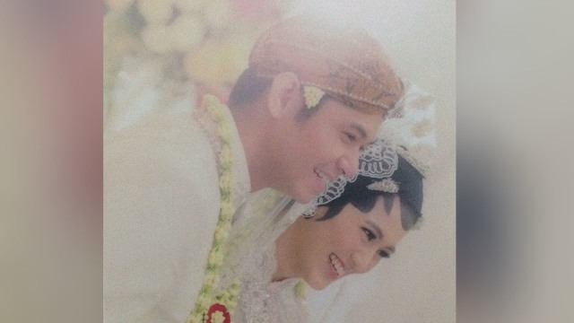 Alyssa Soebandono dan Dude Harlino. (Foto: Instagram @ichasoebandono)