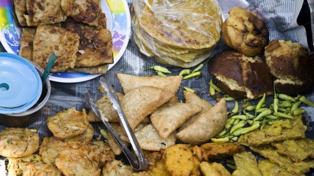 Rezeki penjual gorengan. (Foto: Thinkstock)