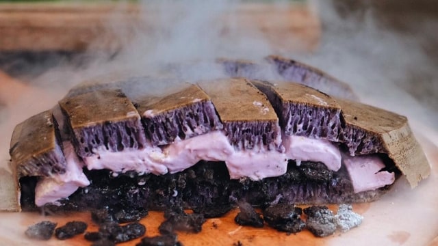 Martabak Gelato Taro dan Oreo (Foto: Instagram/@eatandtreats)