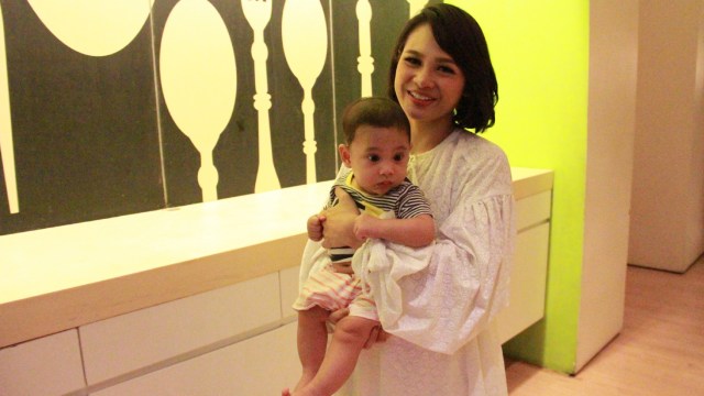 Andien dan sang anak. (Foto: Munady Widjaja)