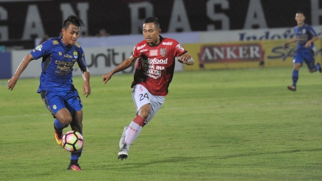 Persib melakoni laga Liga 1 melawan Bali United (Foto: ANTARA FOTO/Nyoman Budhiana)