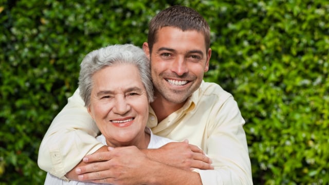Ilustrasi ibu dan anak laki-lakinya (Foto: Thinkstock)