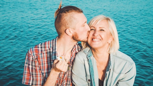 Anak laki-laki cenderung lebih dekat dengan ibu (Foto: Thinkstock)