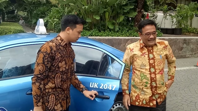 Djarot menggunakan taksi ke Balai Kota (Foto: Johanes Hutabarat/kumparan)