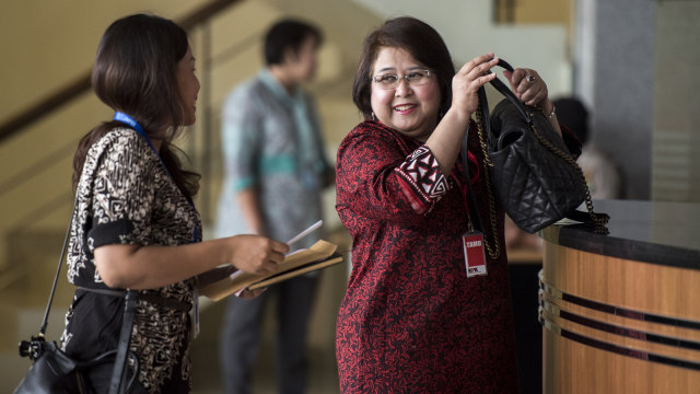 Elza Syarief (kanana) di KPK. (Foto: Antara/M Agung Rajasa)