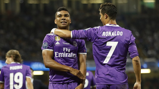 Casemiro dan Ronaldo: pahlawan Los Blancos. (Foto: Reuters / Carl Recine Livepic)