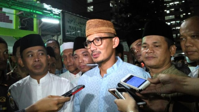 Sandiaga Uno bertemu warga Tambora (Foto: Amanaturrosyidah/kumparan)