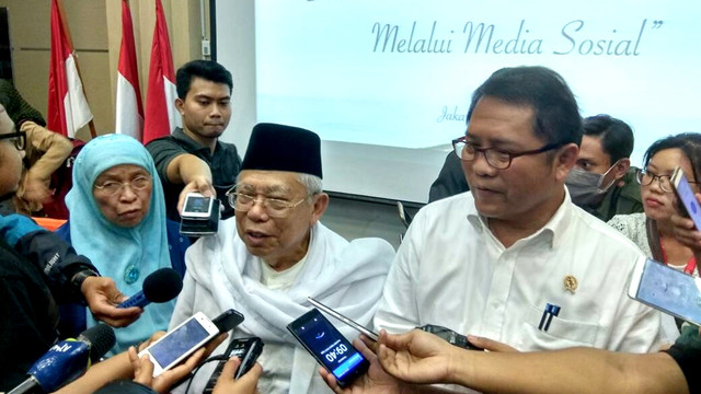 Ketum MUI Ma'ruf Amin dan Menkominfo Rudiantara. (Foto: Muhammad Fikrie/kumparan)