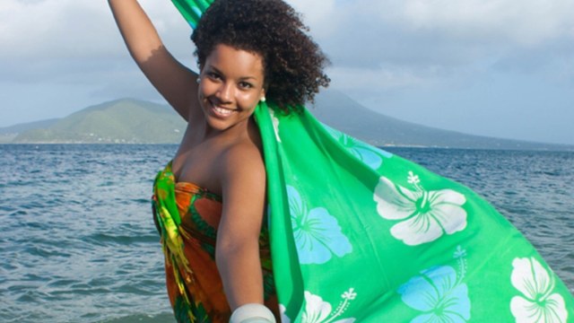 Batik setempat, bahan dari Indonesia. (Foto: Dok. Caribelle Batik)